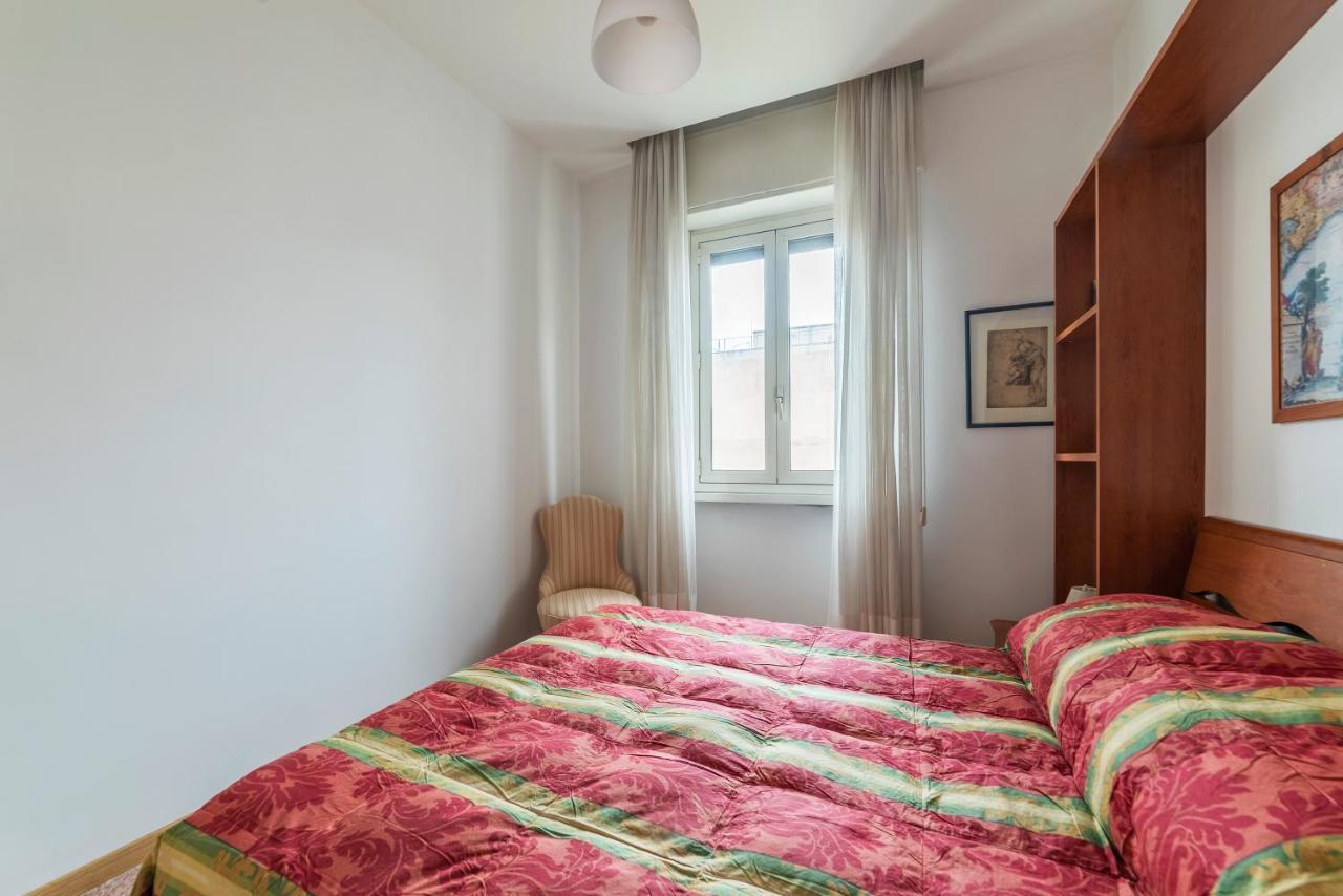 Sunny Apartment Piramide Rome Bagian luar foto