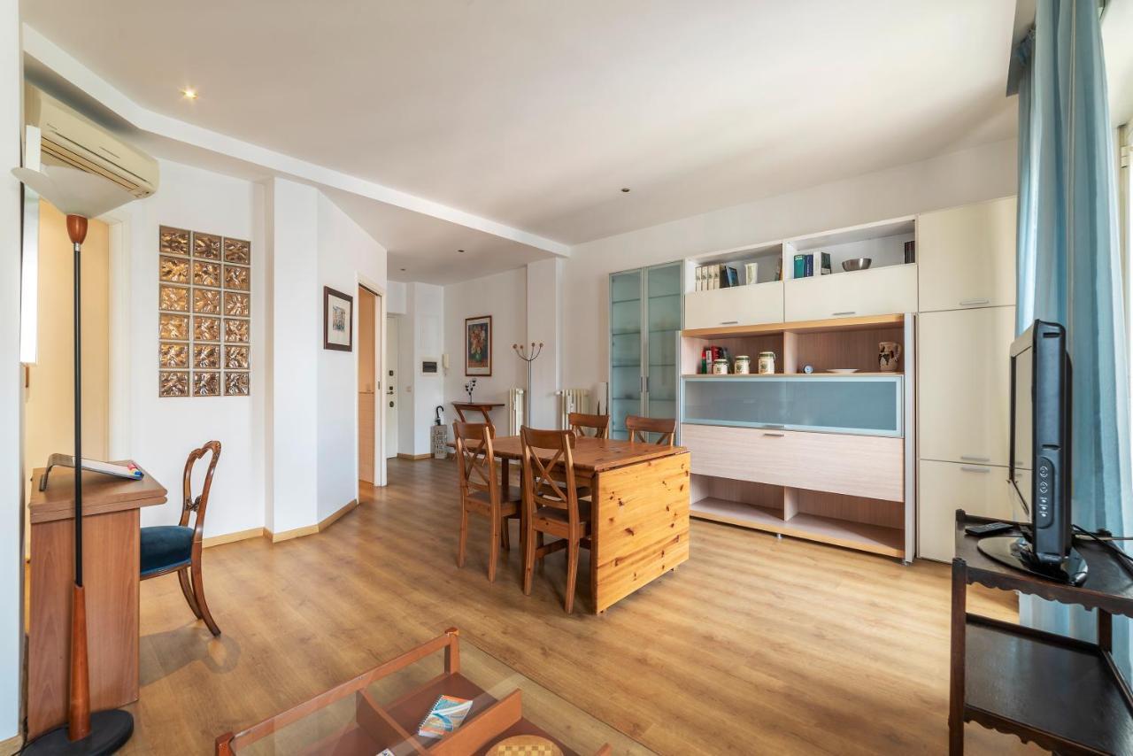 Sunny Apartment Piramide Rome Bagian luar foto