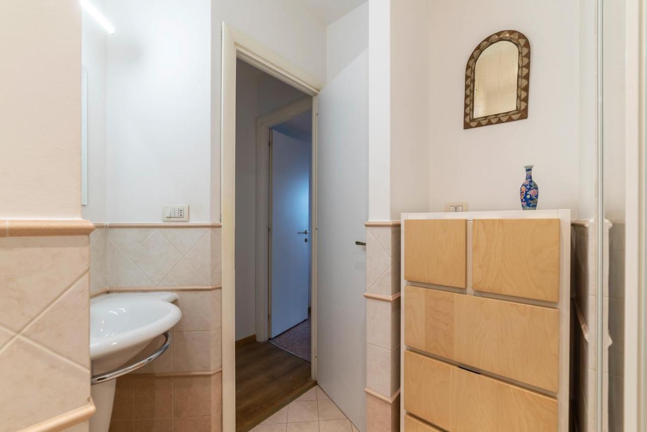 Sunny Apartment Piramide Rome Bagian luar foto