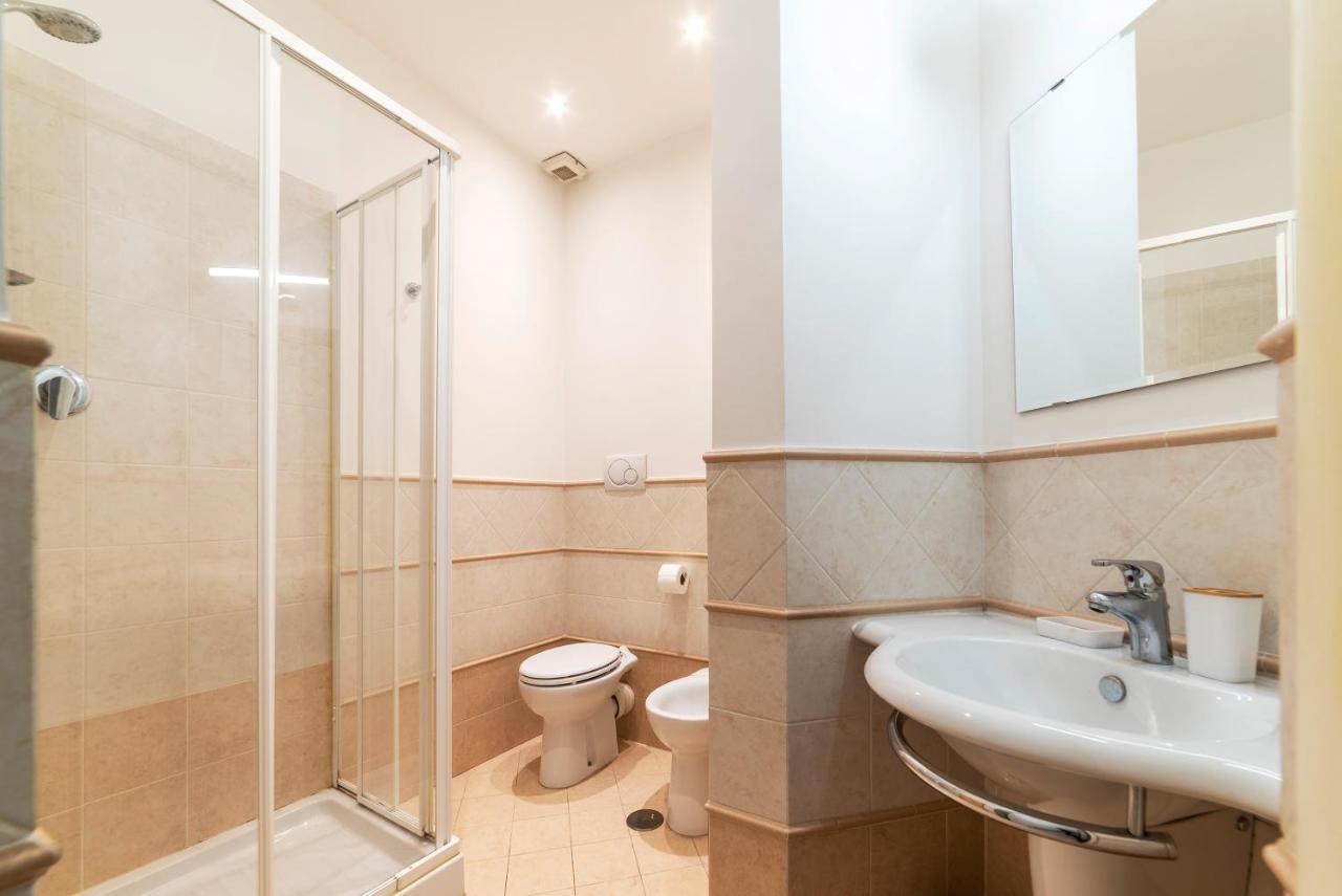 Sunny Apartment Piramide Rome Bagian luar foto