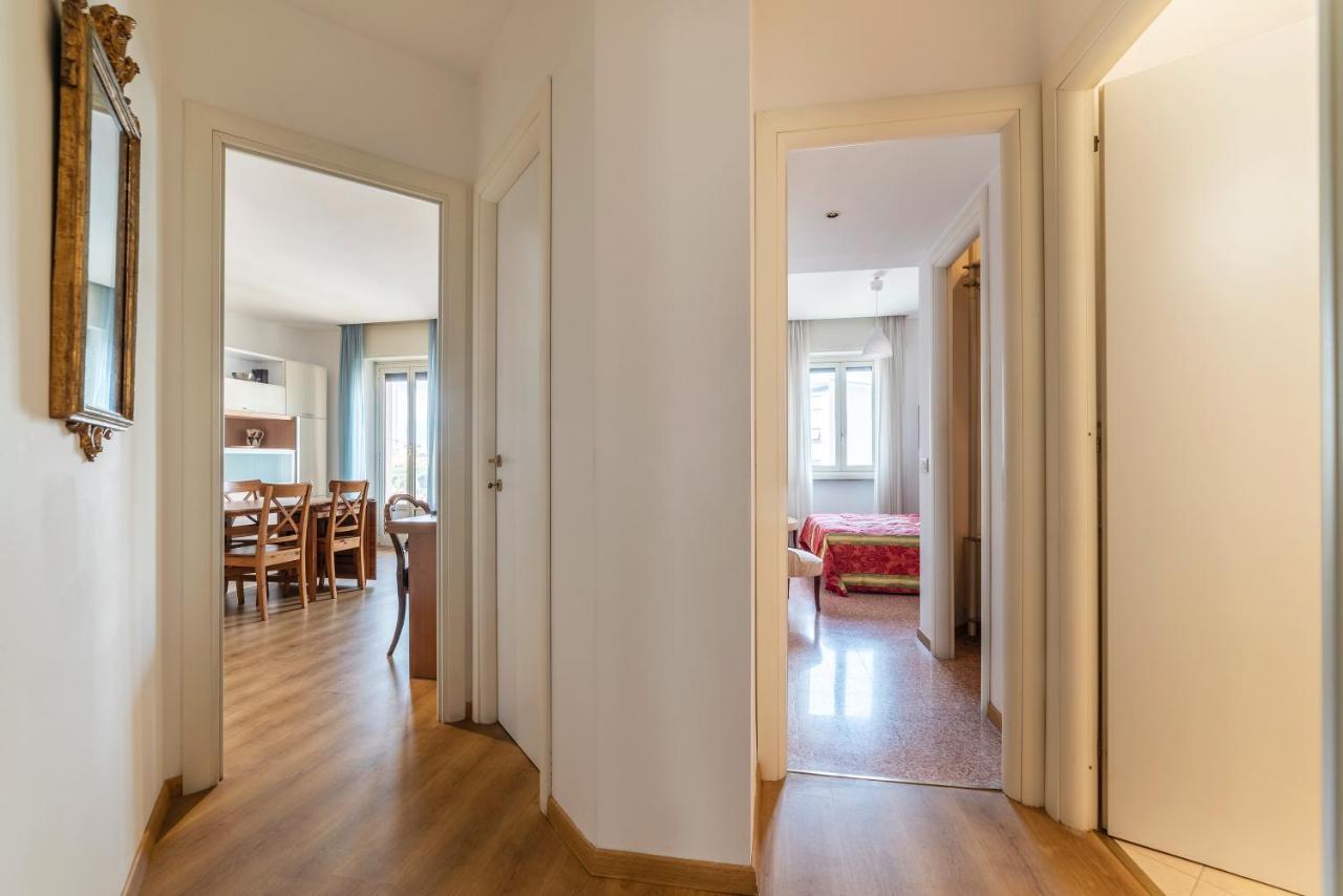 Sunny Apartment Piramide Rome Bagian luar foto