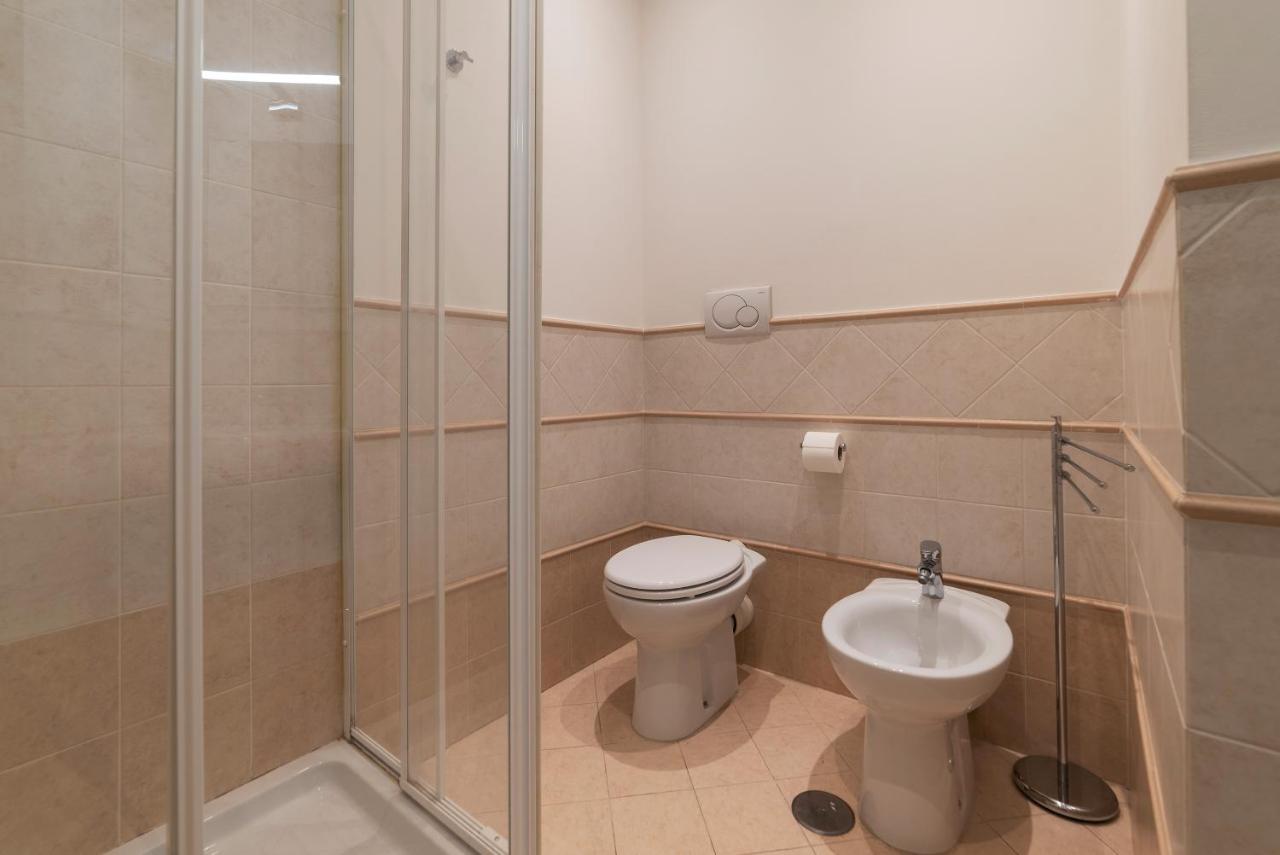 Sunny Apartment Piramide Rome Bagian luar foto