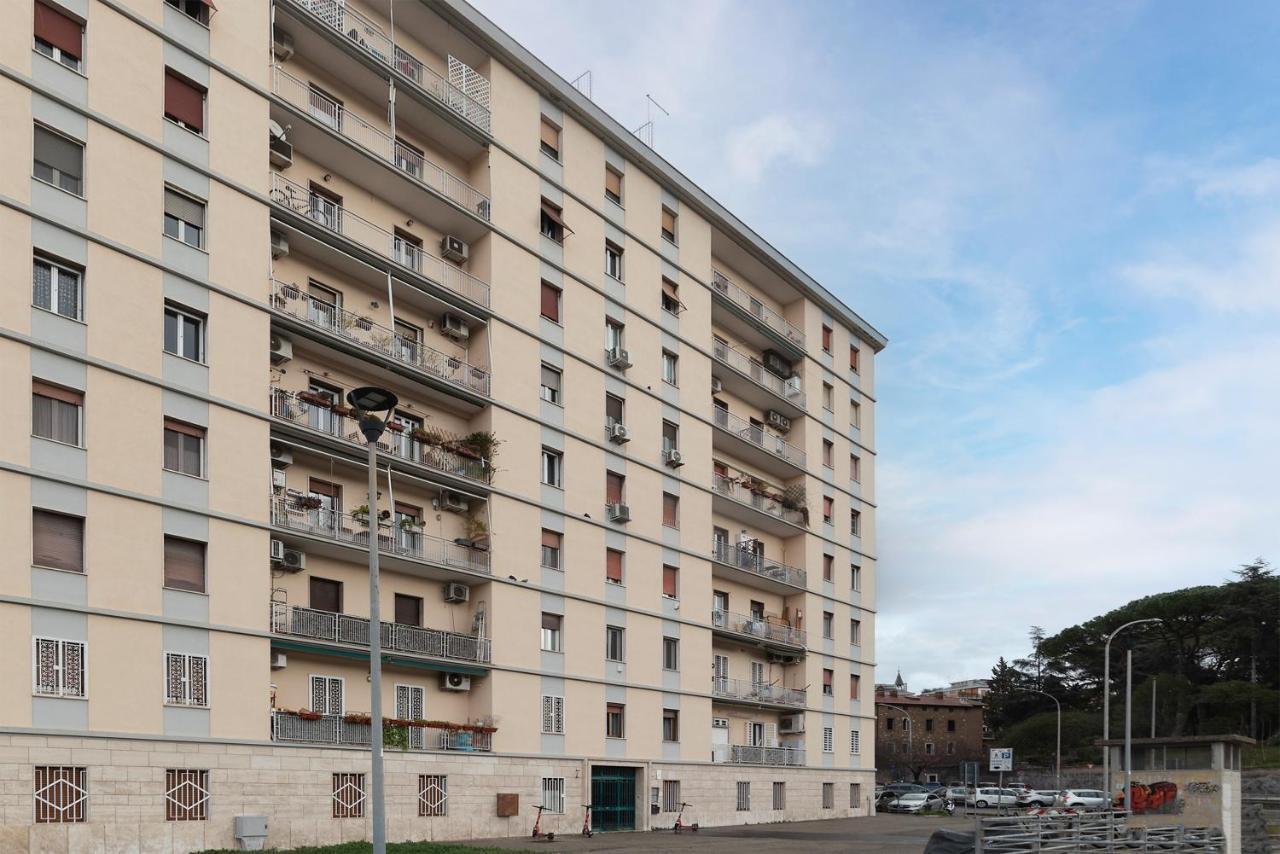 Sunny Apartment Piramide Rome Bagian luar foto